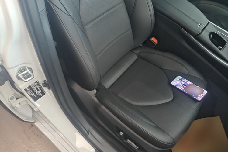 Used Toyota Avalon 2023 2.0L Premium Edition Right Front Seat