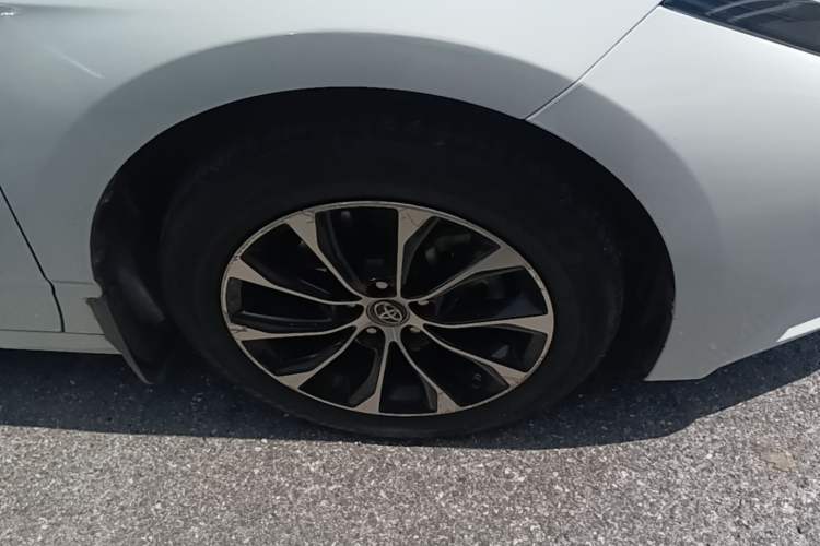 Used Toyota Avalon 2023 Dual-Engine 2.5L Luxury Edition Right Front Wheel Hub
