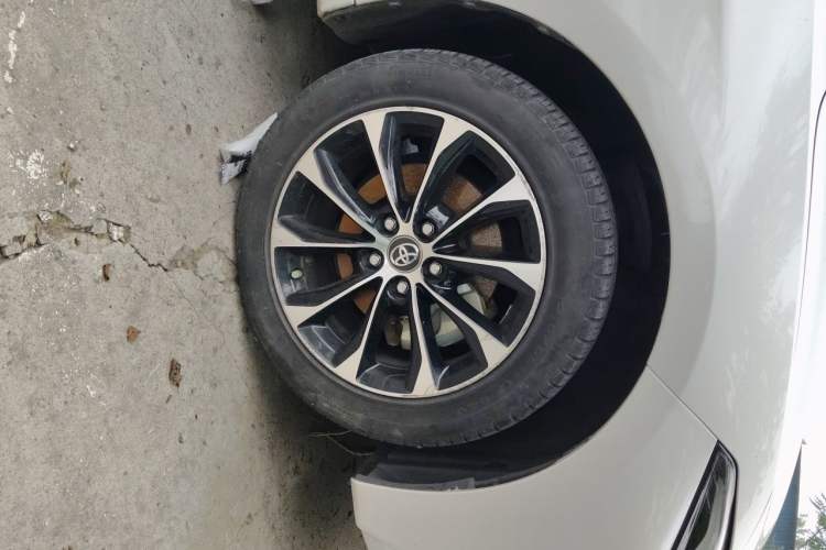 Used Toyota Avalon 2023 Dual-Motor 2.5L Progressive Edition Right Front Wheel Hub