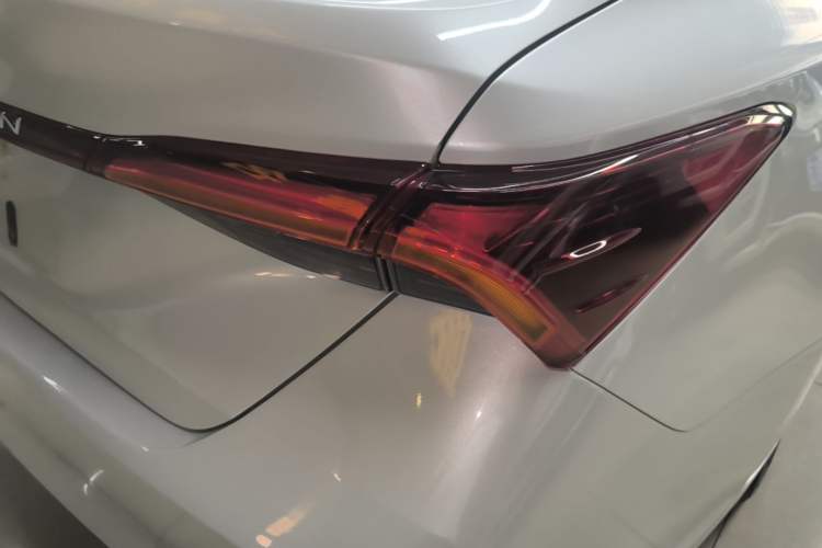 Used Toyota Avalon 2023 2.0L Luxury Edition Right Rear Taillight