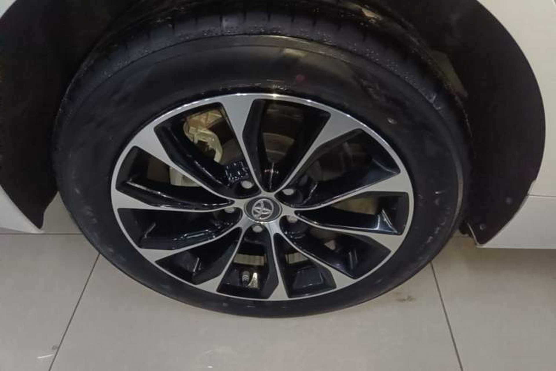 Used Toyota Avalon 2023 2.0L Luxury Edition Right Rear Wheel Hub