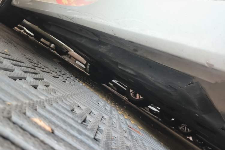 Used Toyota Avalon 2023 2.0L Progressive Edition Right Side Sill
