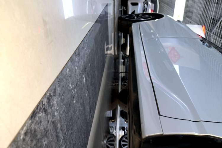 Used Toyota Avalon 2023 Dual-Engine 2.5L Luxury Edition Right Side Sill