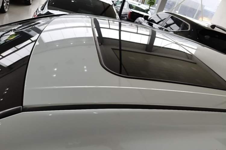 Used Toyota Avalon 2023 2.5L Luxury Edition Roof