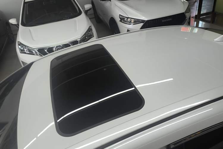 Used Toyota Avalon 2023 2.0L Luxury Edition Roof