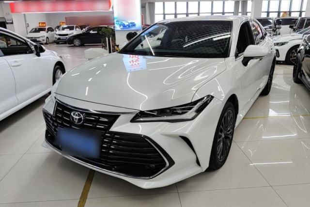 Toyota Avalon 2023 2.0L XLE Deluxe Edition usata