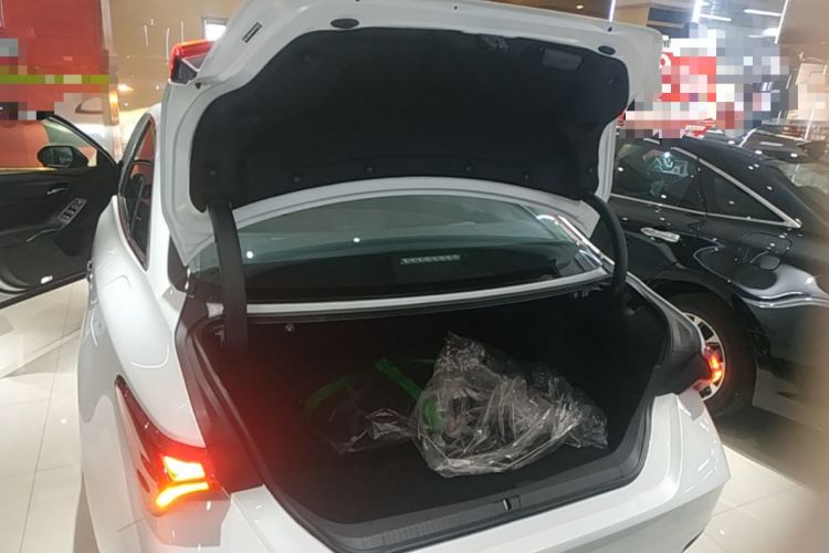 Used Toyota Avalon 2023 2.0L Luxury Edition Trunk