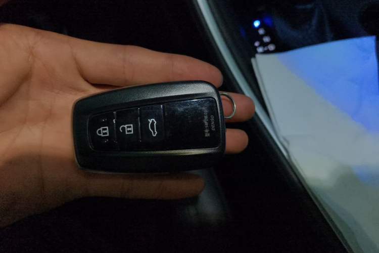Used Toyota Avalon 2023 2.0L Luxury Edition Vehicle Key