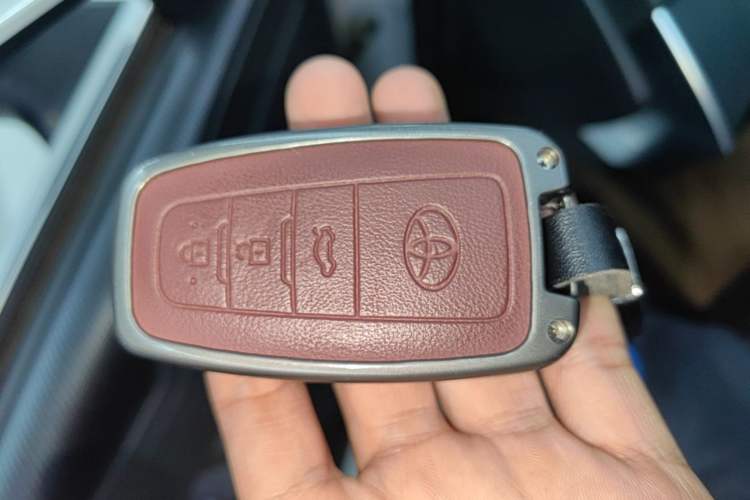 Used Toyota Avalon 2023 Dual-Engine 2.5L Luxury Edition Vehicle Key