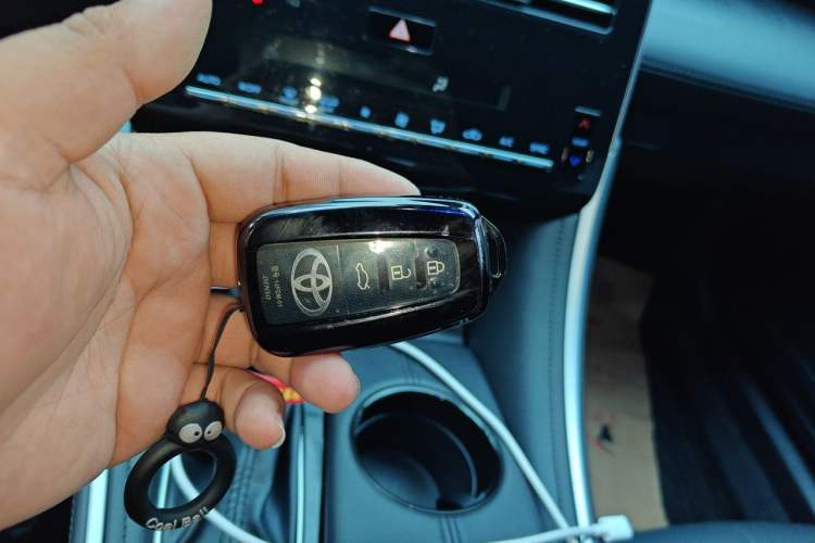 Used Toyota Avalon 2023 2.5L Luxury Edition Vehicle Key