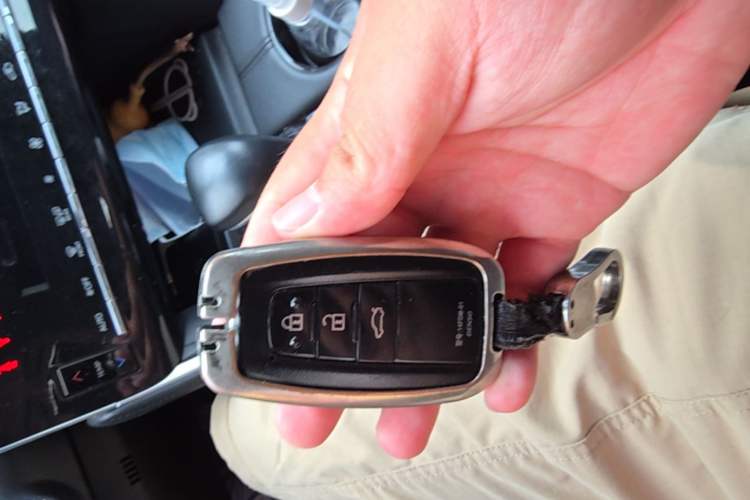 Used Toyota Avalon 2023 Dual-Engine 2.5L Luxury Edition Vehicle Key