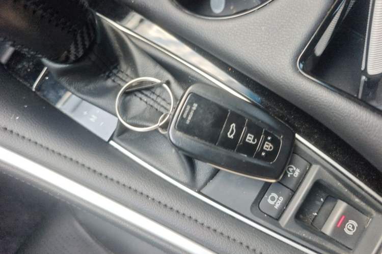 Used Toyota Avalon 2023 2.0L Luxury Edition Vehicle Key