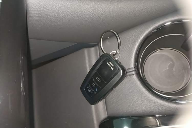 Used Toyota Avalon 2023 2.0L Luxury Edition Vehicle Key