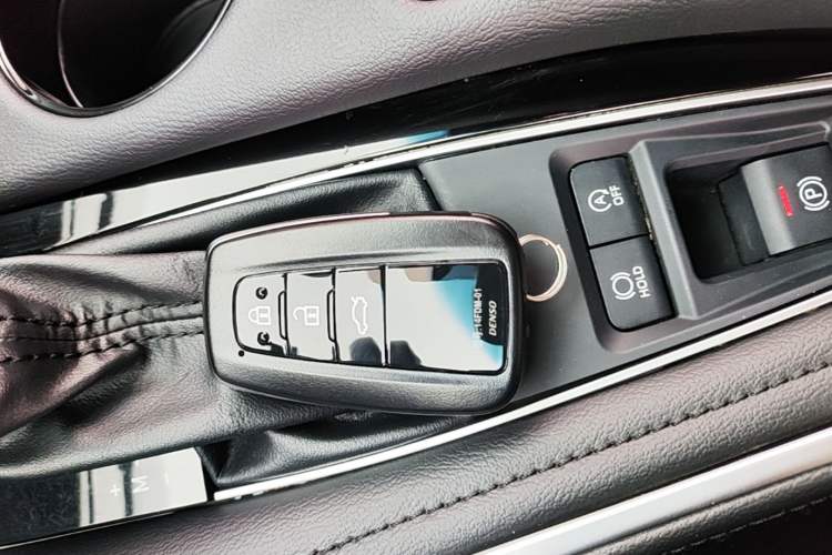 Used Toyota Avalon 2023 2.0L Luxury Edition Vehicle Key