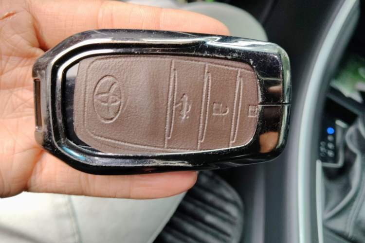 Used Toyota Avalon 2023 Dual-Motor 2.5L Progressive Edition Vehicle Key