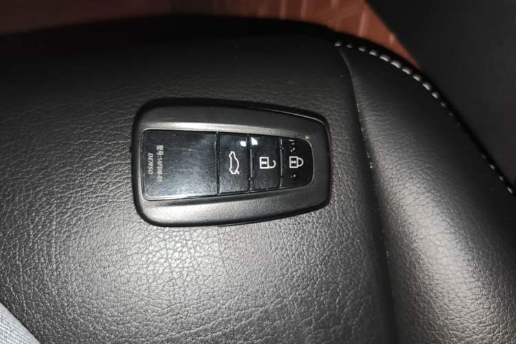 Used Toyota Avalon 2023 2.0L Progressive Edition Vehicle Key