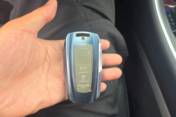 Used Toyota Avalon 2023 2.5L Touring Premium Edition Vehicle Key