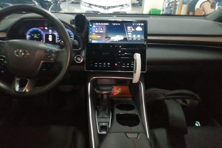 Used Toyota Avalon 2024 Dual-Motor 2.0L Luxury Edition Audio And AC Panel