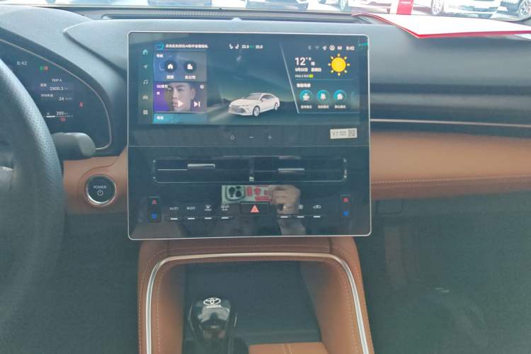 Used Toyota Avalon 2024 Dual-Motor 2.0L Luxury Edition Audio And AC Panel