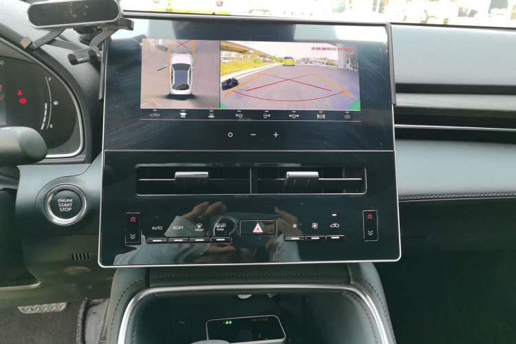 Used Toyota Avalon 2024 2.0L Ambition Edition Audio And AC Panel