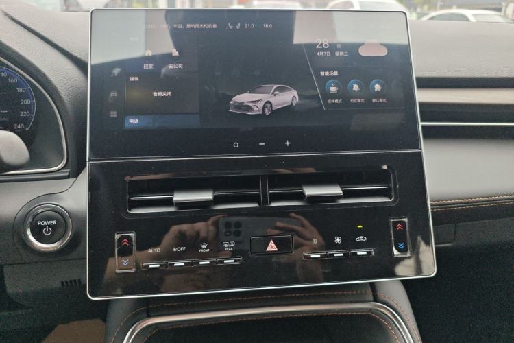 Used Toyota Avalon 2024 Dual-Motor 2.0L Luxury Edition Audio And AC Panel