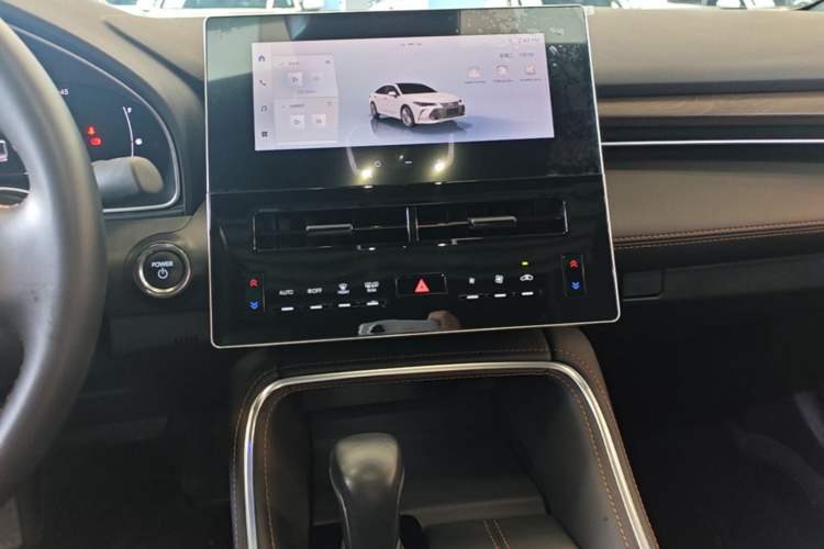 Used Toyota Avalon 2024 Dual-Motor 2.0L Premium Edition Audio And AC Panel