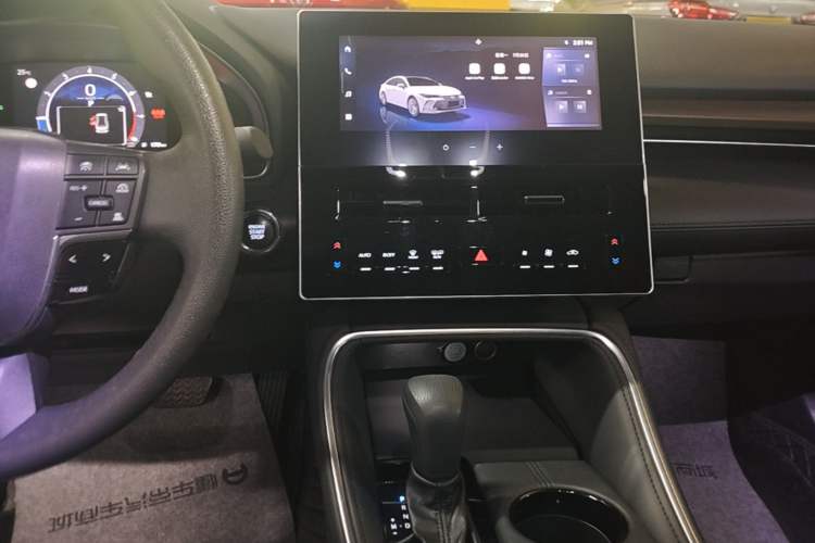Used Toyota Avalon 2024 2.0L Ambition Edition Audio And AC Panel