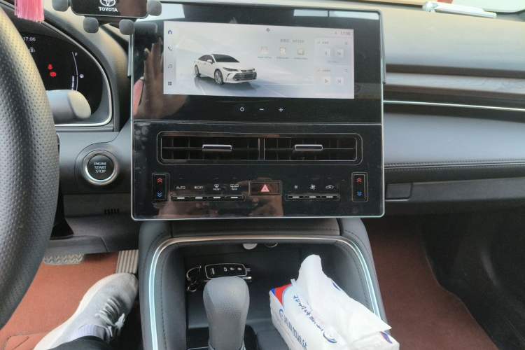 Used Toyota Avalon 2024 2.0L Ambition Edition Audio And AC Panel