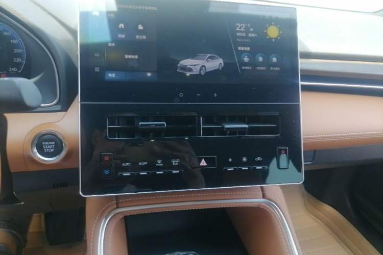 Used Toyota Avalon 2024 2.0L Luxury Edition Audio And AC Panel