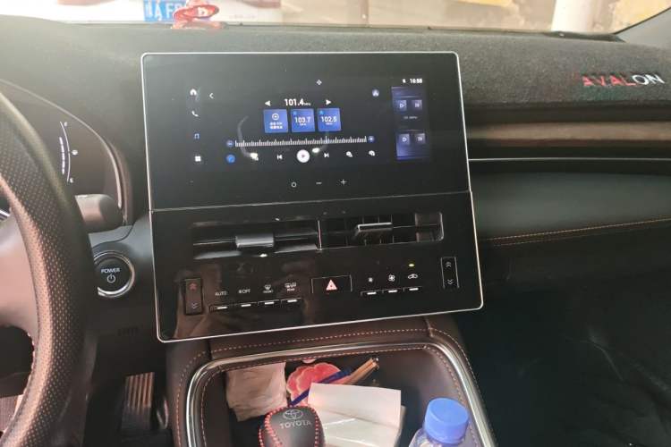 Used Toyota Avalon 2024 Dual-Motor 2.0L Luxury Edition Audio And AC Panel