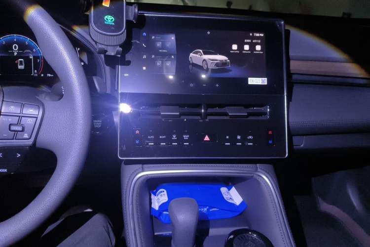 Used Toyota Avalon 2024 2.0L Ambition Edition Audio And AC Panel