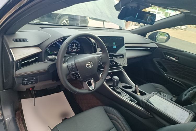Used Toyota Avalon 2024 Dual-Motor 2.0L Luxury Edition Center Console