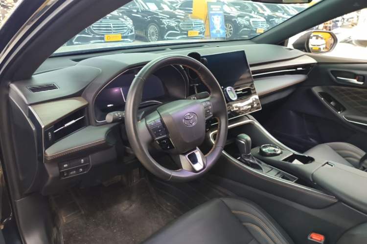 Used Toyota Avalon 2024 Dual-Motor 2.0L Luxury Edition Center Console
