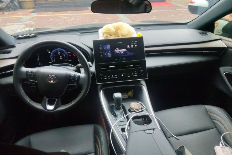Used Toyota Avalon 2024 2.0L Premium Edition Center Console