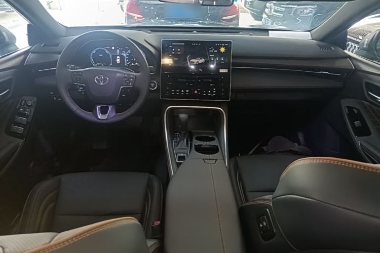 Used Toyota Avalon 2024 Dual-Motor 2.0L Luxury Edition Center Console
