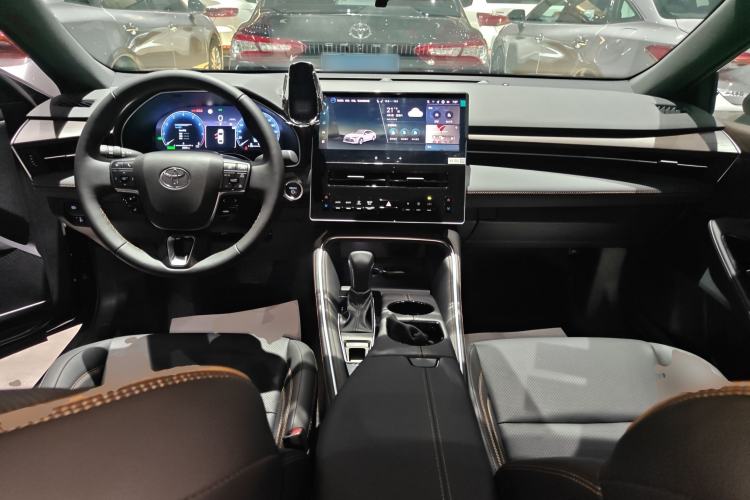 Used Toyota Avalon 2024 Dual-Motor 2.0L Luxury Edition Center Console