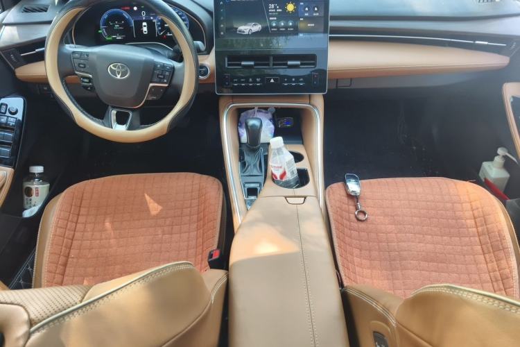 Used Toyota Avalon 2024 Dual-Motor 2.0L Luxury Edition Center Console