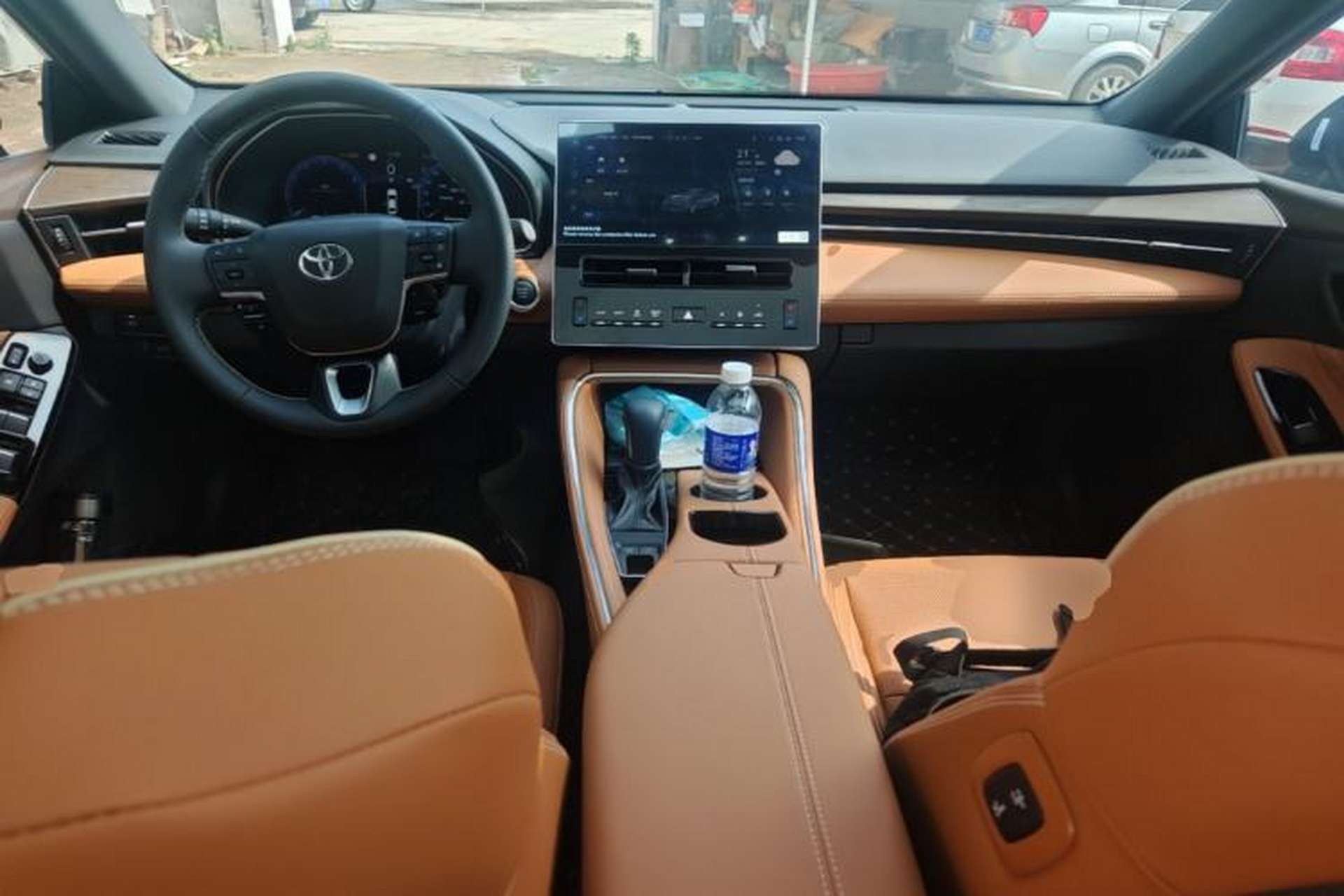 Used Toyota Avalon 2024 2.0L Luxury Edition Center Console