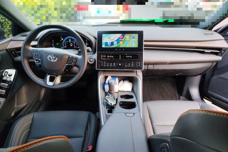 Used Toyota Avalon 2024 Dual-Motor 2.0L Premium Edition Center Console
