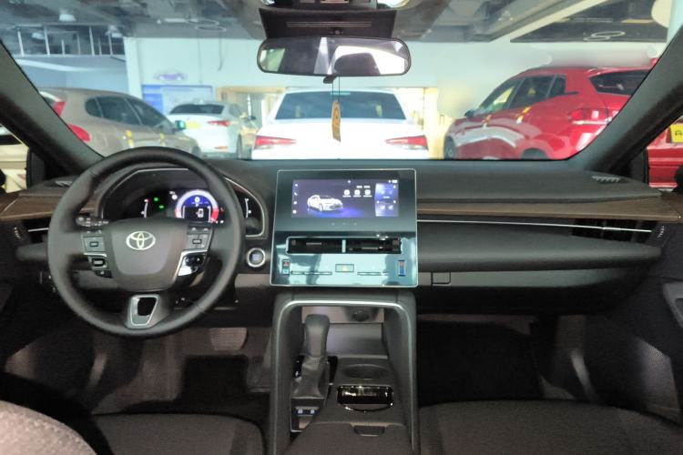 Used Toyota Avalon 2024 2.0L Ambition Edition Center Console