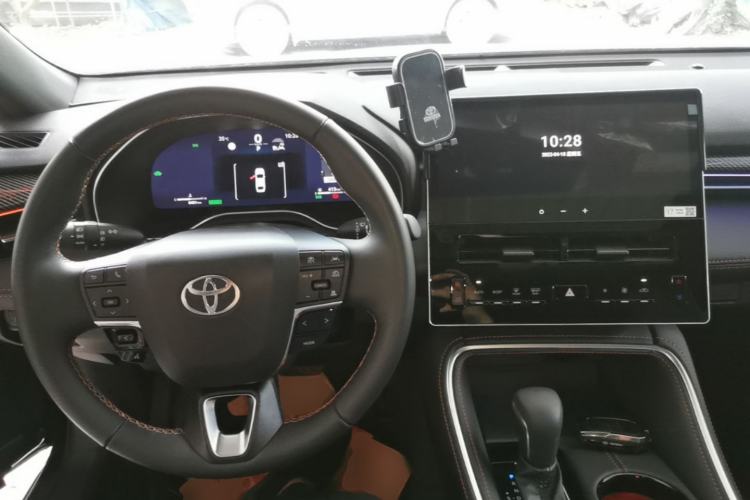 Used Toyota Avalon 2024 Dual-Motor 2.0L Luxury Edition Center Console