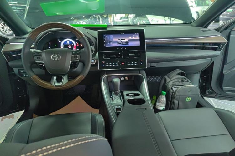 Used Toyota Avalon 2024 2.0L Ambition Edition Center Console