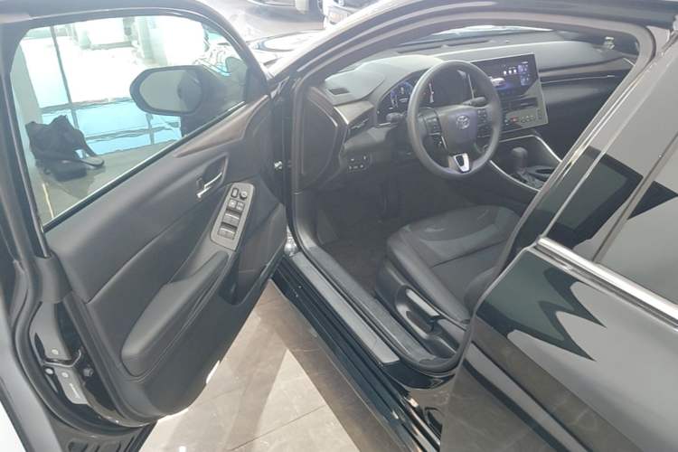 Used Toyota Avalon 2024 2.0L Ambition Edition Driver Seat