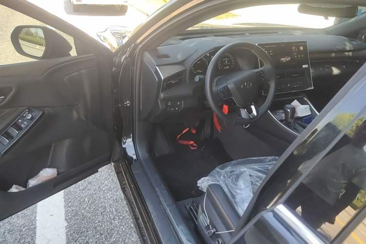 Used Toyota Avalon 2024 Dual-Motor 2.0L Luxury Edition Driver Seat