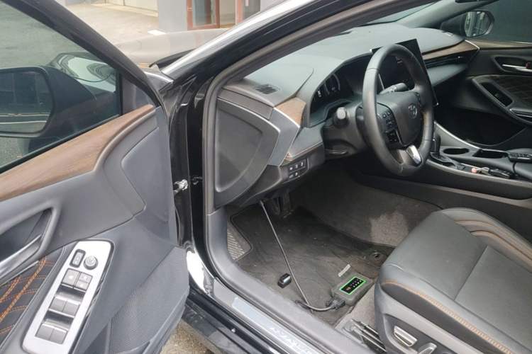 Used Toyota Avalon 2024 Dual-Motor 2.0L Premium Edition Driver Seat