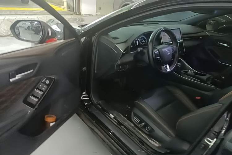 Used Toyota Avalon 2024 Dual-Motor 2.0L Luxury Edition Driver Seat