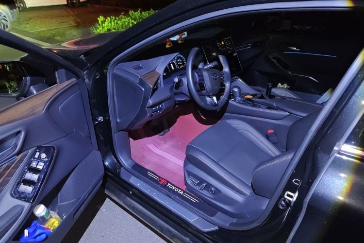 Used Toyota Avalon 2024 Dual-Engine 2.5L XLE Premium Edition Driver Seat