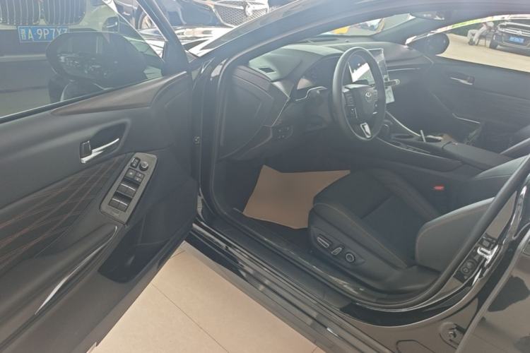 Used Toyota Avalon 2024 Dual-Motor 2.0L Luxury Edition Driver Seat