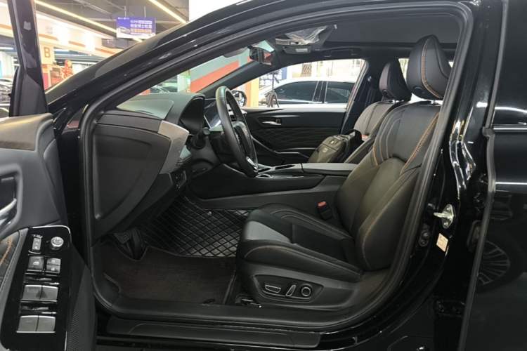 Used Toyota Avalon 2024 Dual-Motor 2.0L Luxury Edition Driver Seat