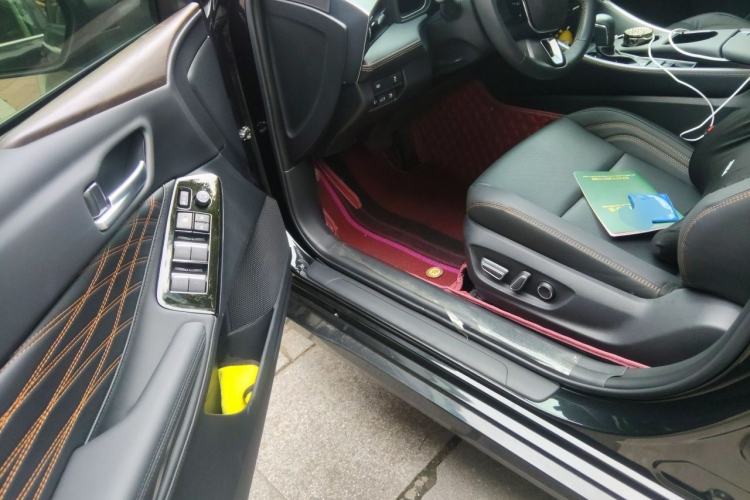 Used Toyota Avalon 2024 2.0L Premium Edition Driver Seat